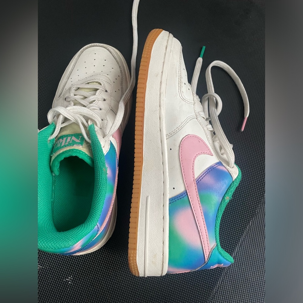 Green and Pink Sneakers Versatile Athletic Shoes